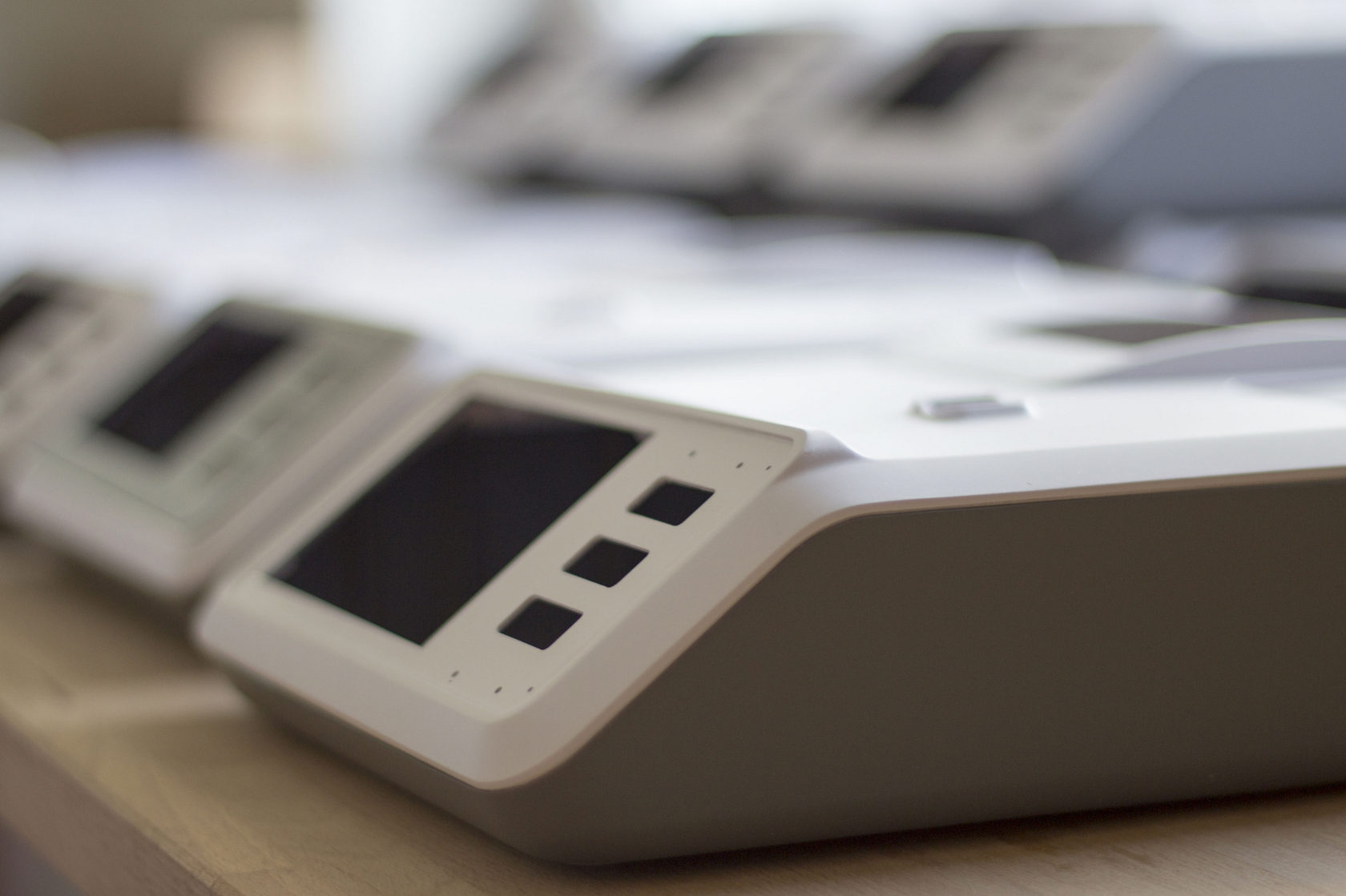 Обычно производители меняют дизайн продукта по одной из этих двух причин