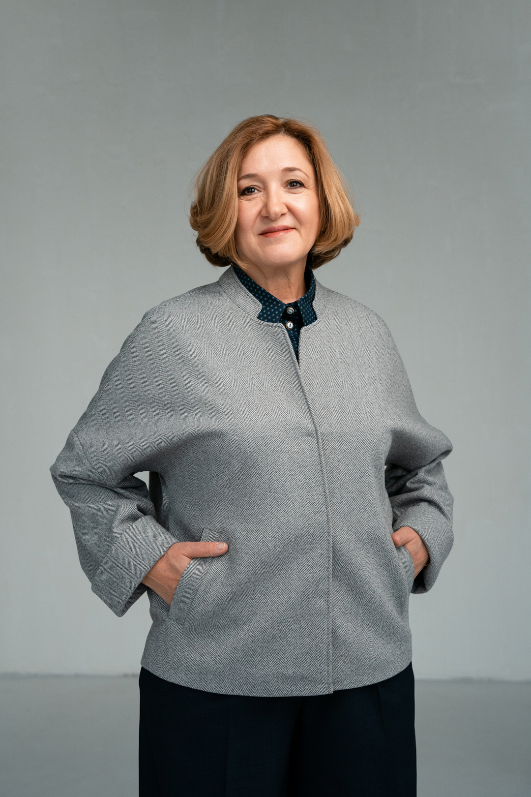 Жакет серый, воротник стойка