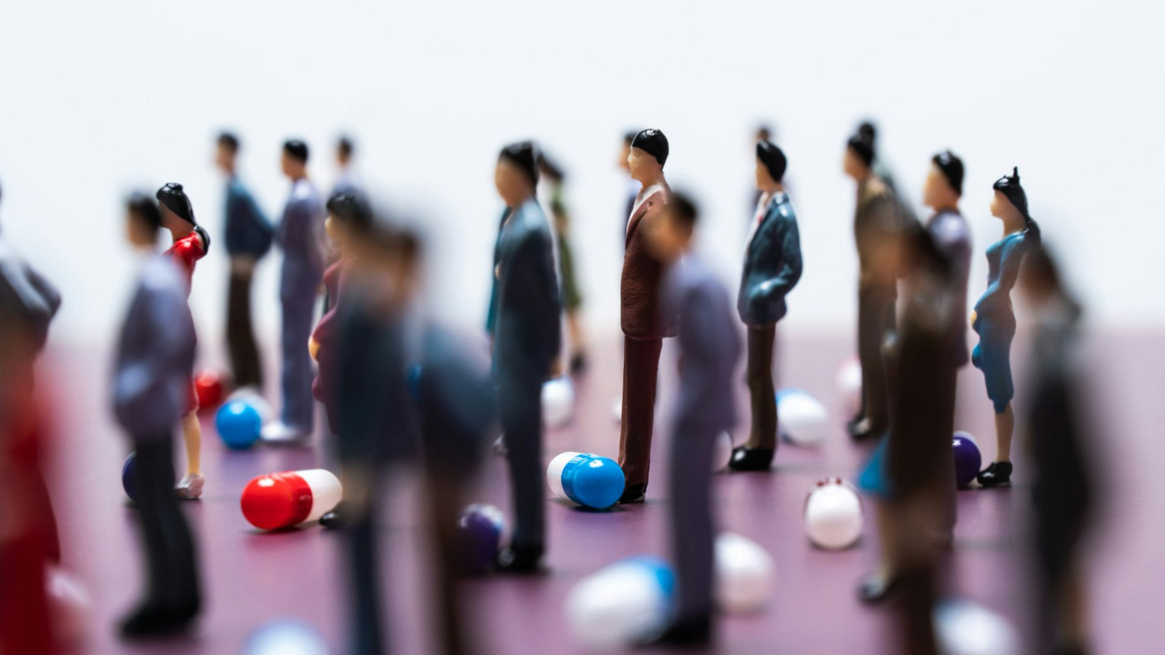 Социальная психология: Понимание человеческого поведения в контексте общества