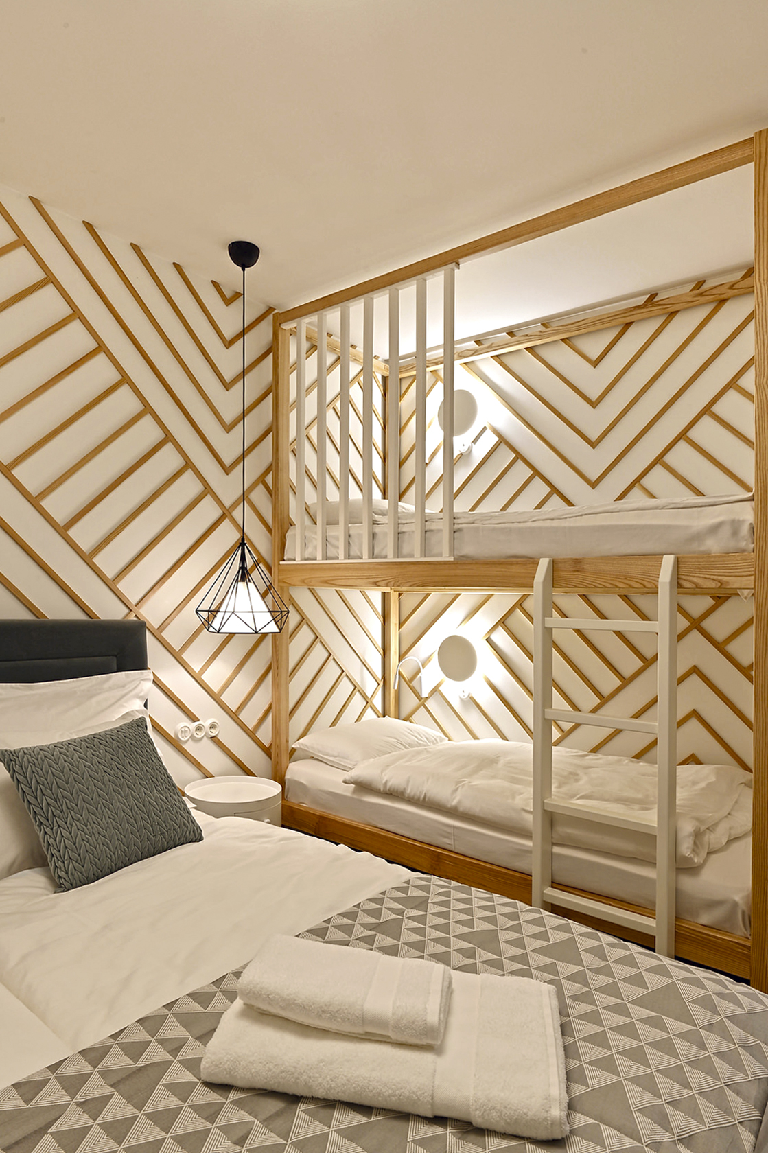 Тут можно подписать каждую картинку