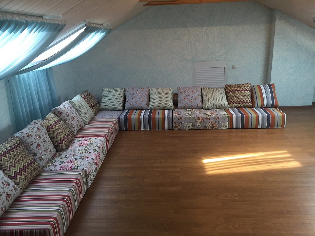 Модульный диван из подушек бескаркасный