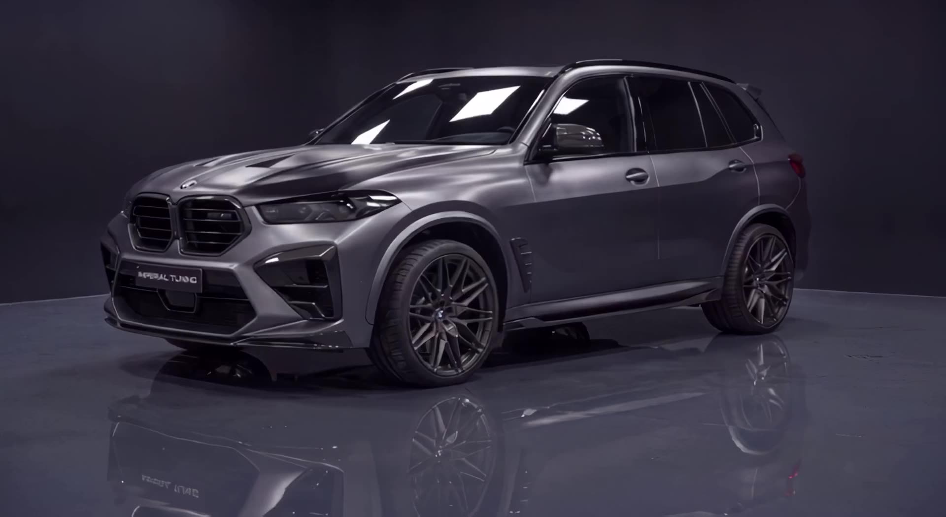 BMW X5 M с карбоновым обвесом Imperial Tuning — вид спереди в три четверти