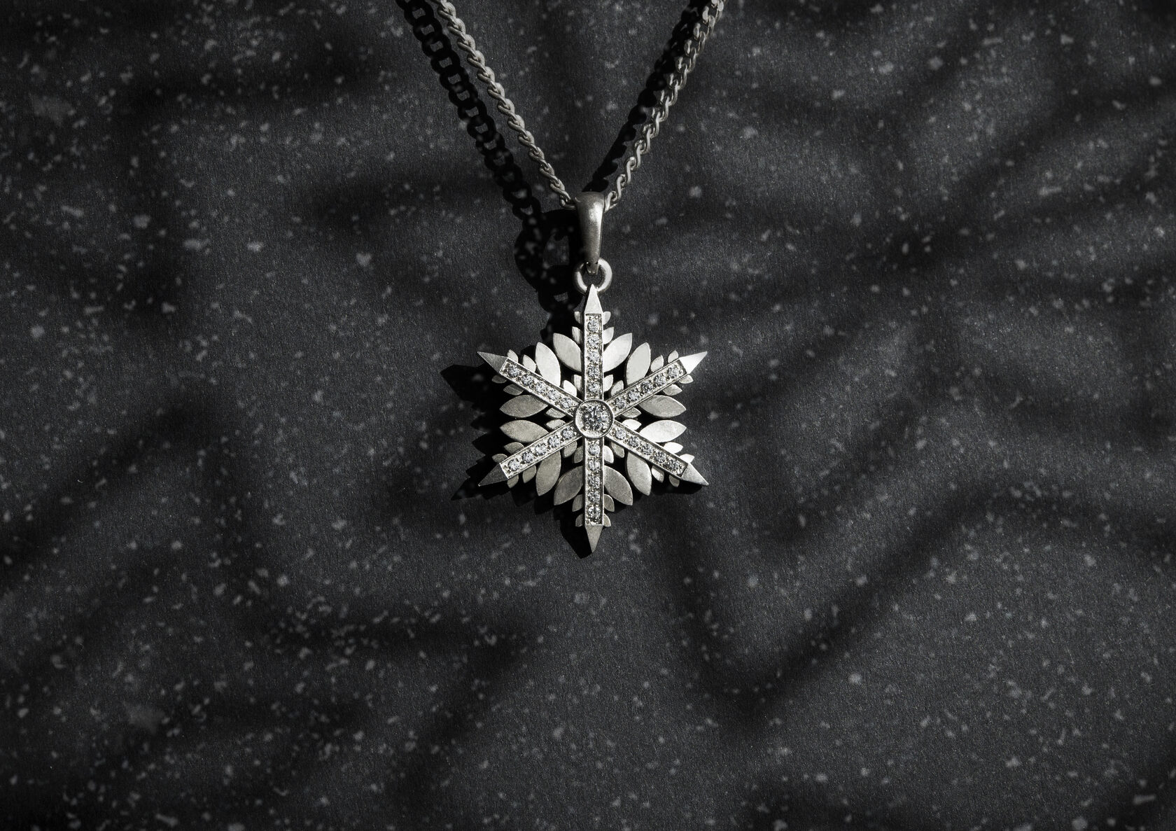 Изготовление дизайнерских свадебных обручальных колец из золота с ...