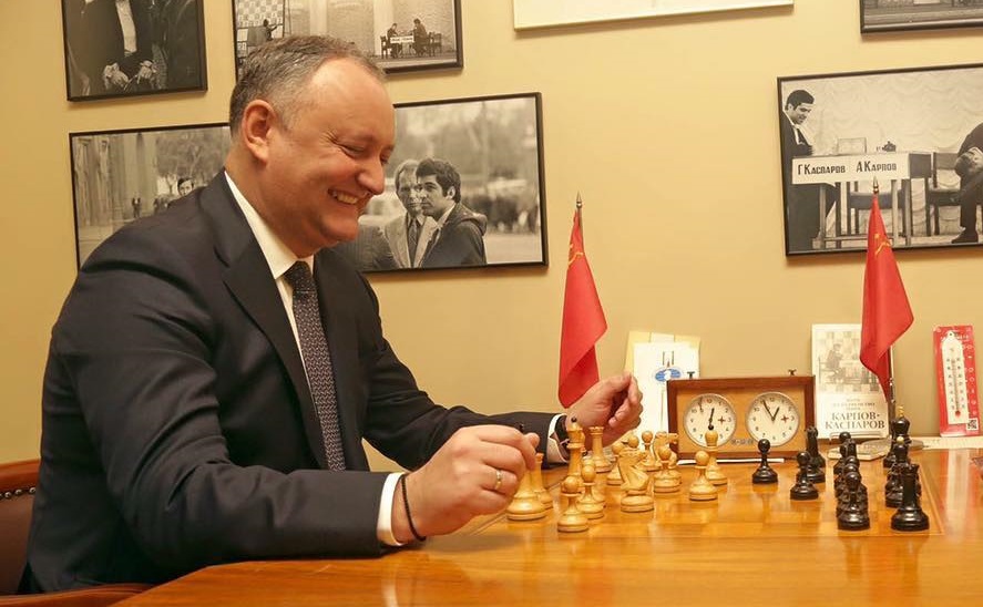 Партия Игоря Додона Объясняем на шахматах