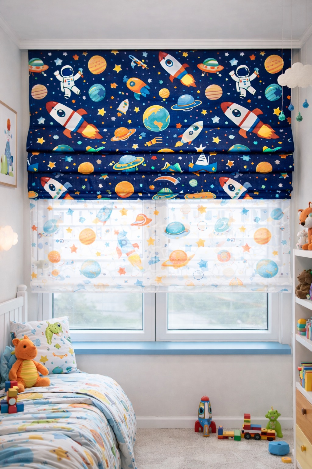 Двойная римская штора в детской
