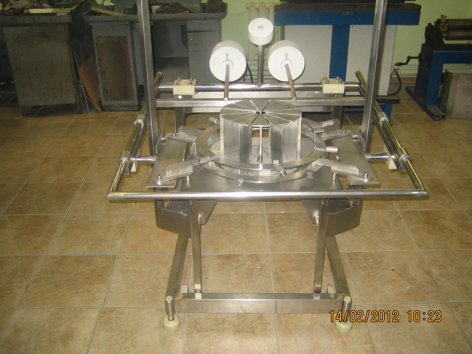 Сыроделительная машина