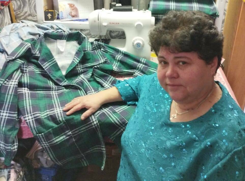 «Они все чьи-то сыновья. Им нужно помогать»: волонтер Заинска сшила 5 тыс. изделий на СВО