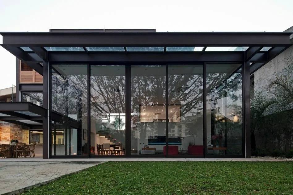 Панорамное остекление ресторана — MEOT Черкесск