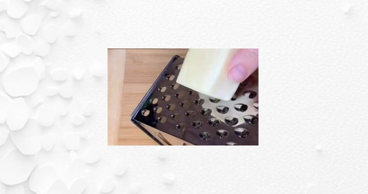 Приготовление омлета с кабачком и сыром на сковороде: шаг 6