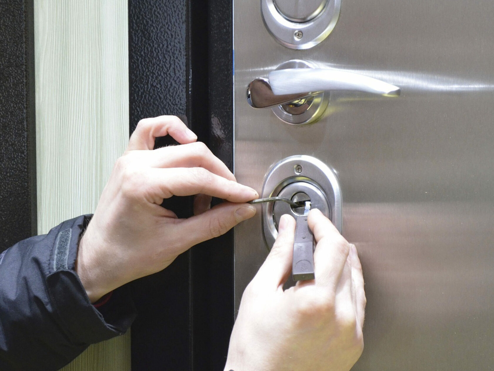 Мастер по ремонту дверных замков