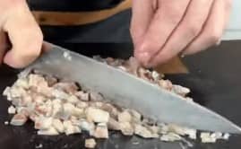 Приготовление форшмака из селедки с яблоком: шаг 2