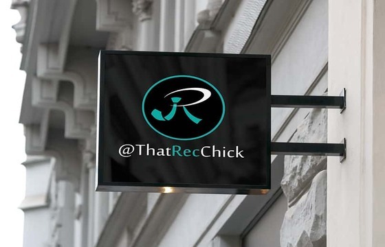 Вывеска на кронштейне для компании