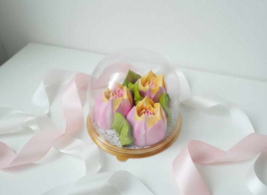 Тюльпаны из зефира в колбе 1