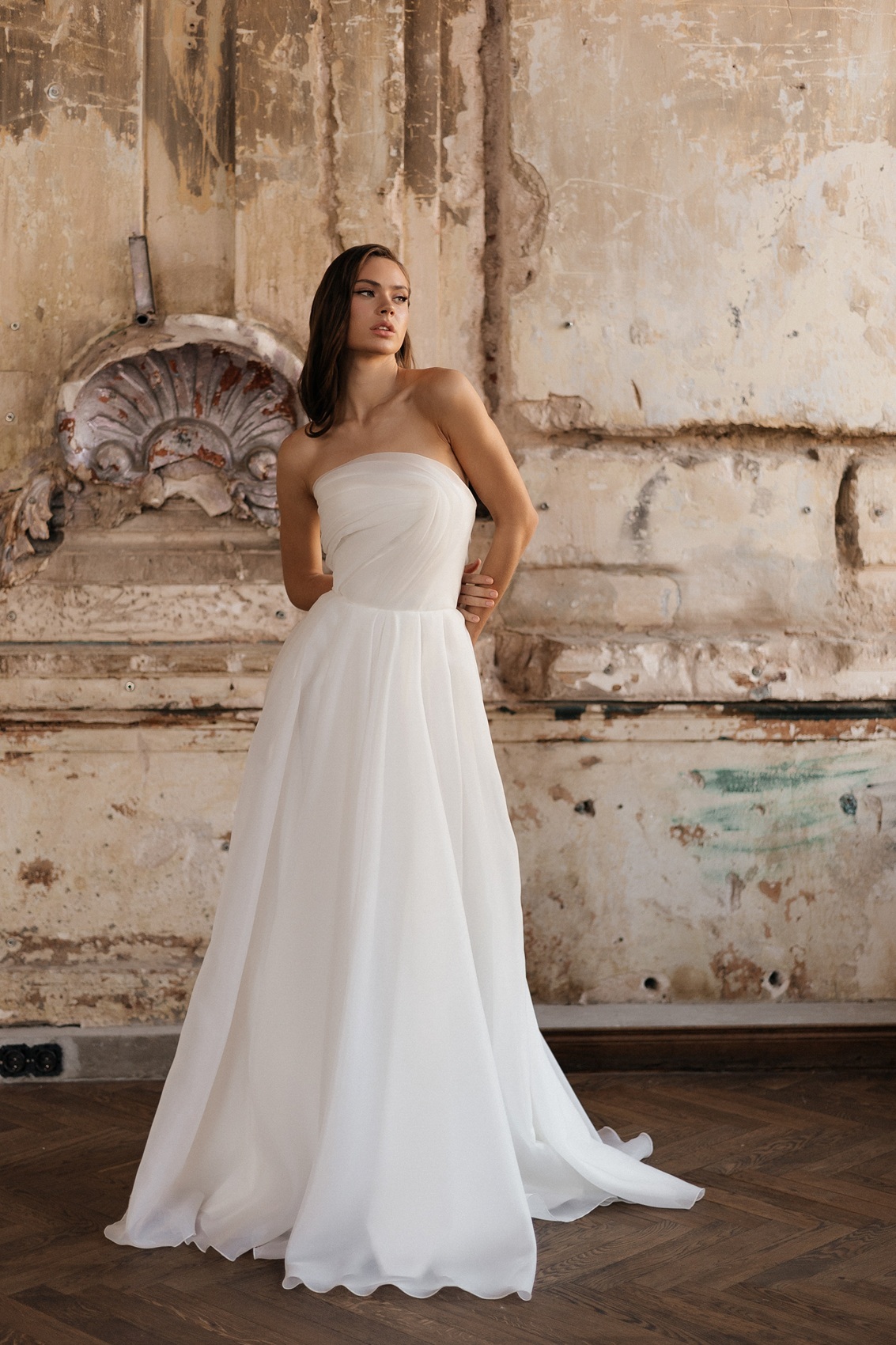 платье свадебное с воздушной юбкой