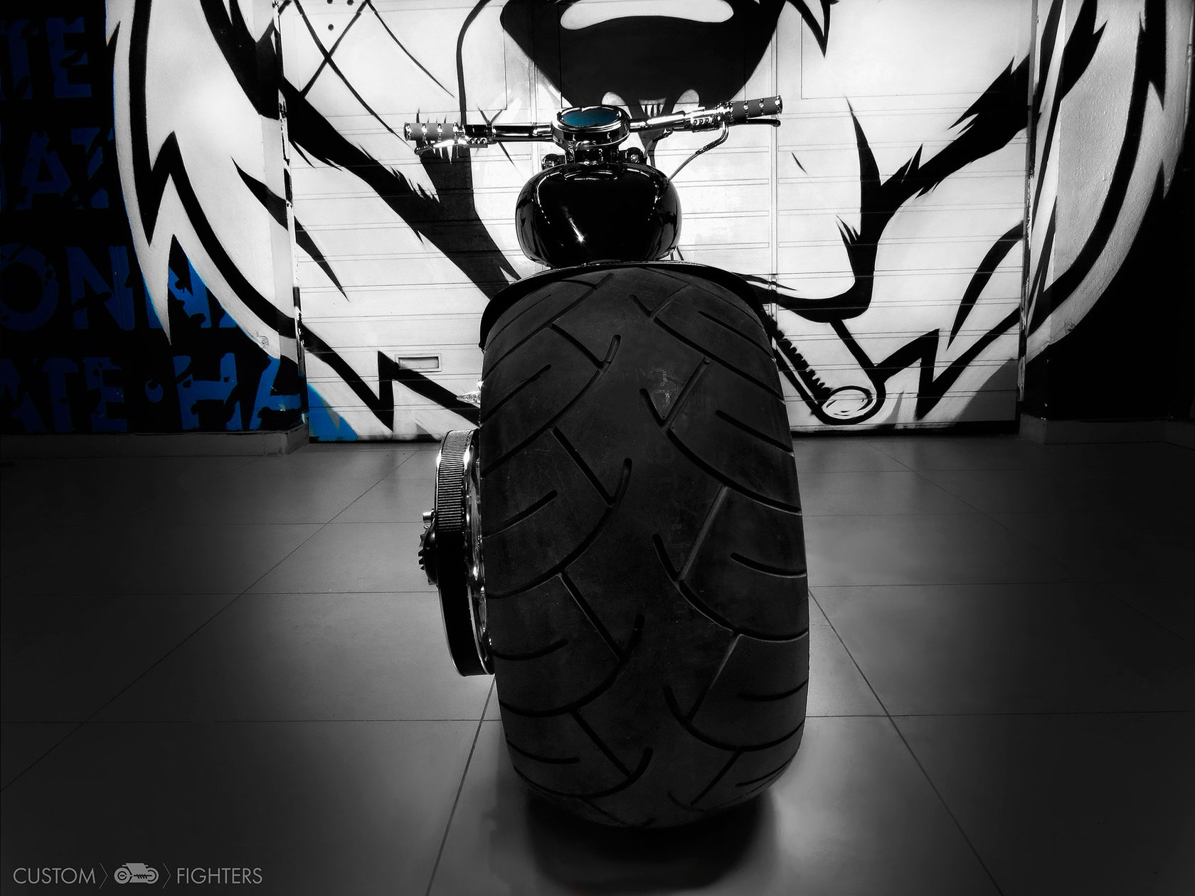 G custom. Rocker c Harley Davidson Custom. Кастом на Чарон. Кастом детали для авто. Кастом на Чарон картинки.