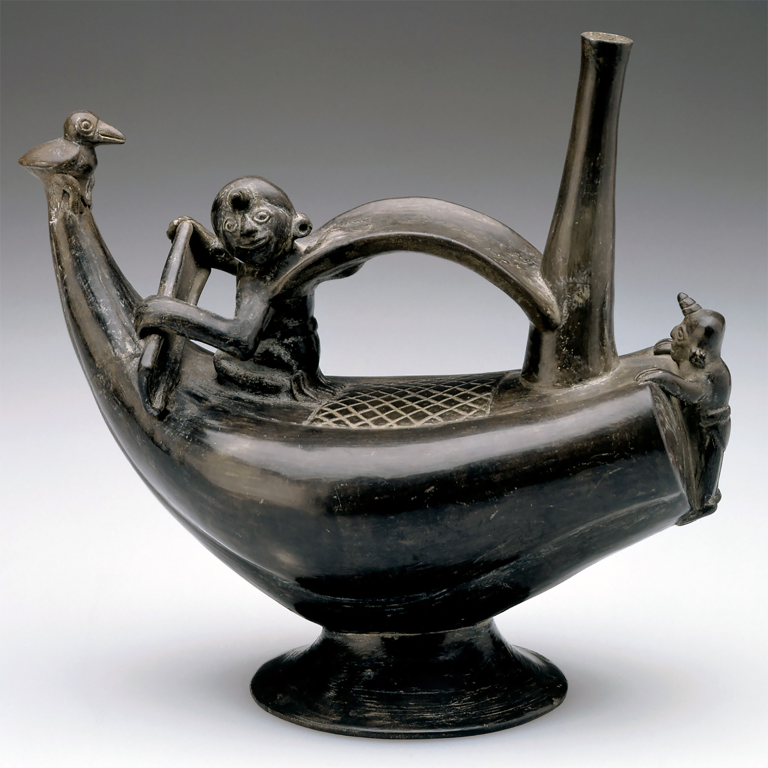 Сосуд в виде лодки. Чиму (?), 1100-1400 гг. н.э. Коллекция Cincinnati Art Museum.