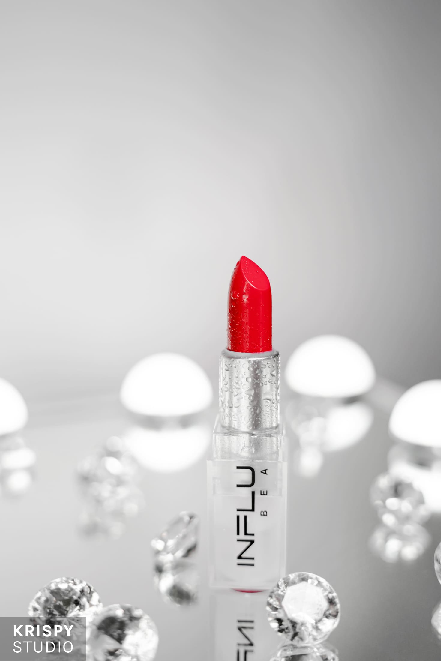 INFLUENCE: красная помада и бриллианты в гламурной фотосессии