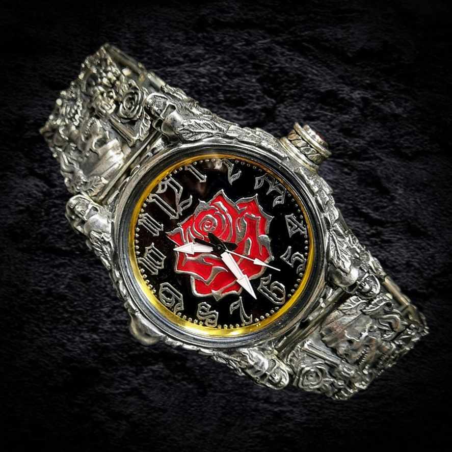 массивные часы из серебра, дорогие мужские часы, серебряные часы для мужчин.