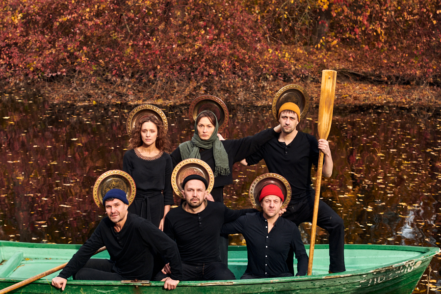 трое в океане спектакль актеры. трое в лодке спектакль. трое в лодке не считая собаки спектакль. театр мастерская голая. трое в лодке спектакль.