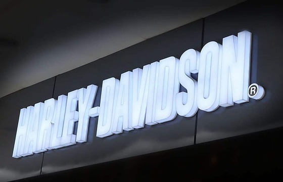 Объемные буквы для магазина одежды