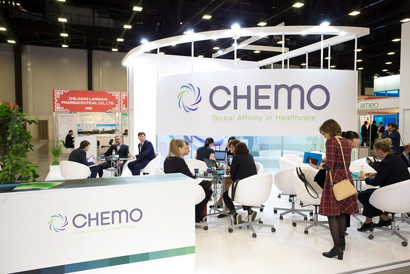 Стенд компании Chemo на фармацевтической выставке IPhEb