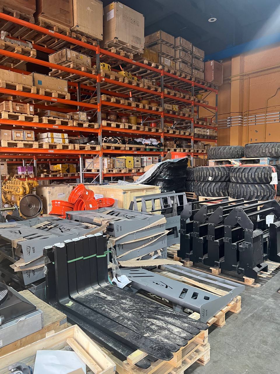Фотография склада Lonking 8