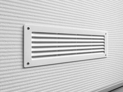 Секционные ворота с вентиляционной решеткой