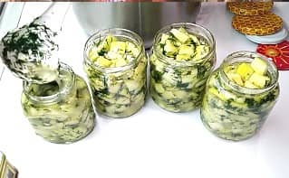 Приготовление маринованных кабачков «как грибы» на зиму: шаг 8