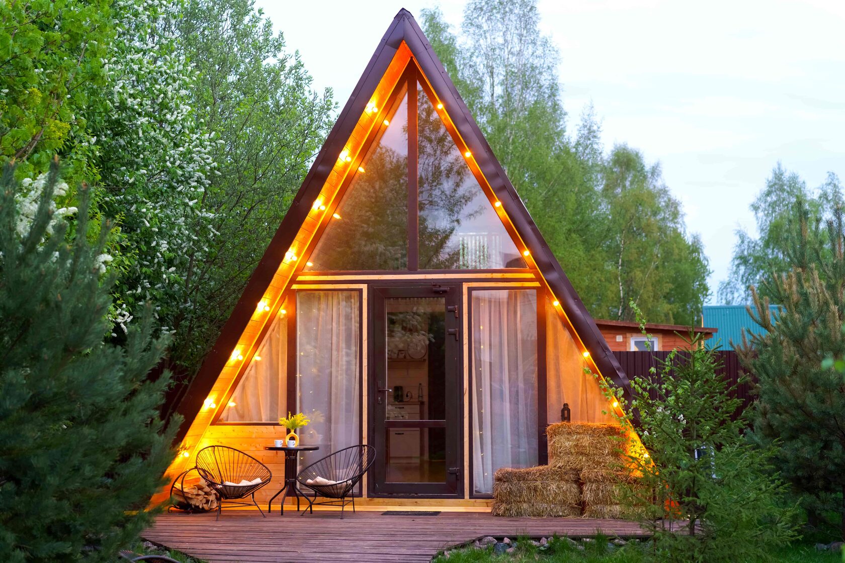 Аренда A-frame домиков в Подмосковье с баней на дровах и купелью на закрытой территории