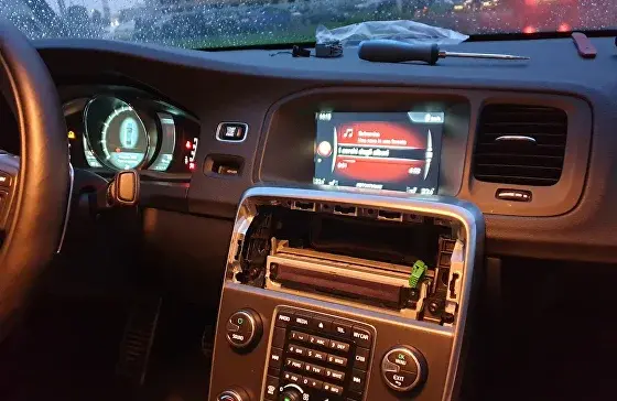 Процесс обновления мультимедиа Volvo S60