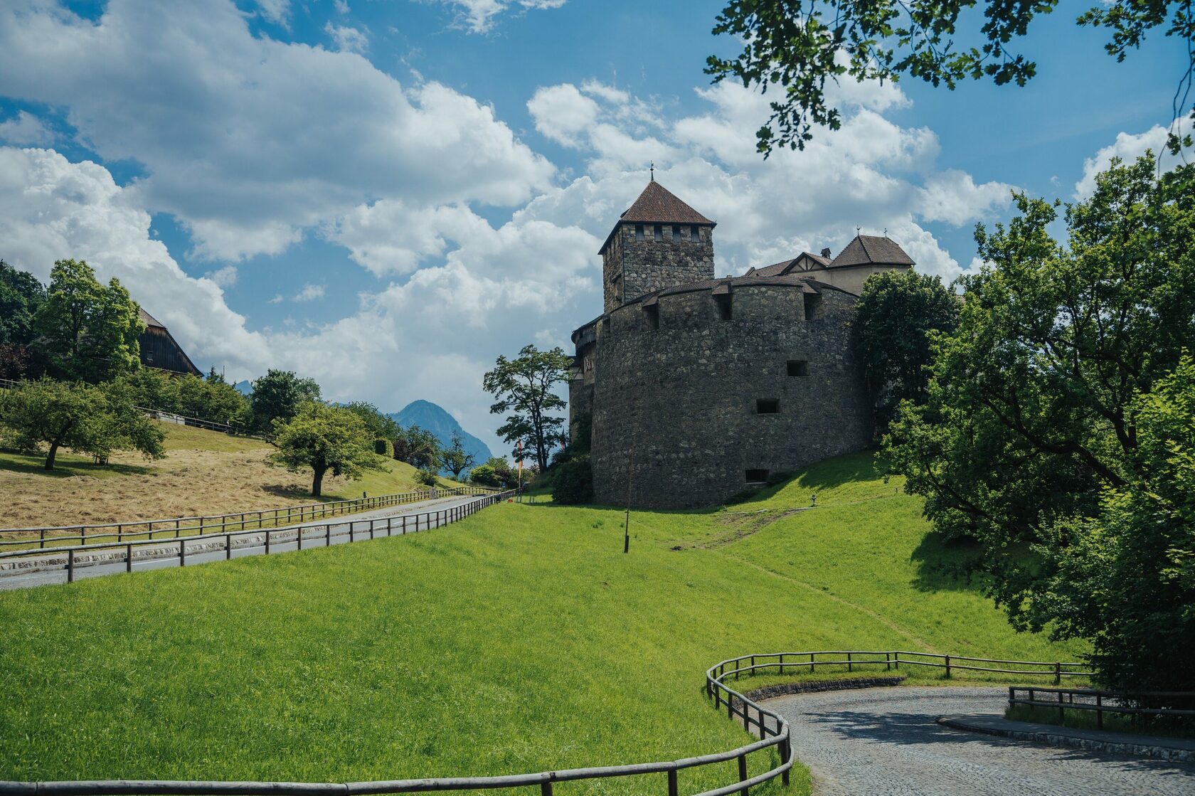 liechtenstein reddit, how to visit liechtenstein reddit, is liechtenstein worth visiting reddit, andorra vs liechtenstein reddit, what is it like to live in liechtenstein reddit