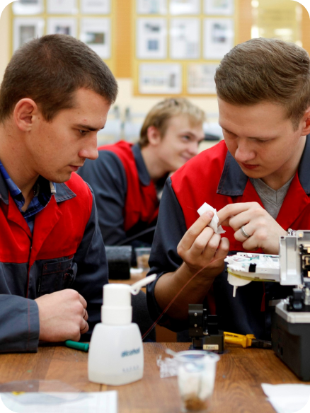 Выпускники и студенты старших курсов технических вузов