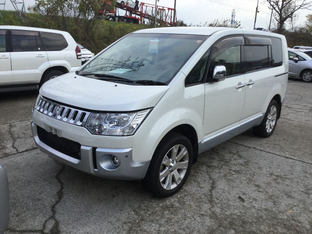 Привезенный автомобиль Mitsubishi Delica D5 2014 года!