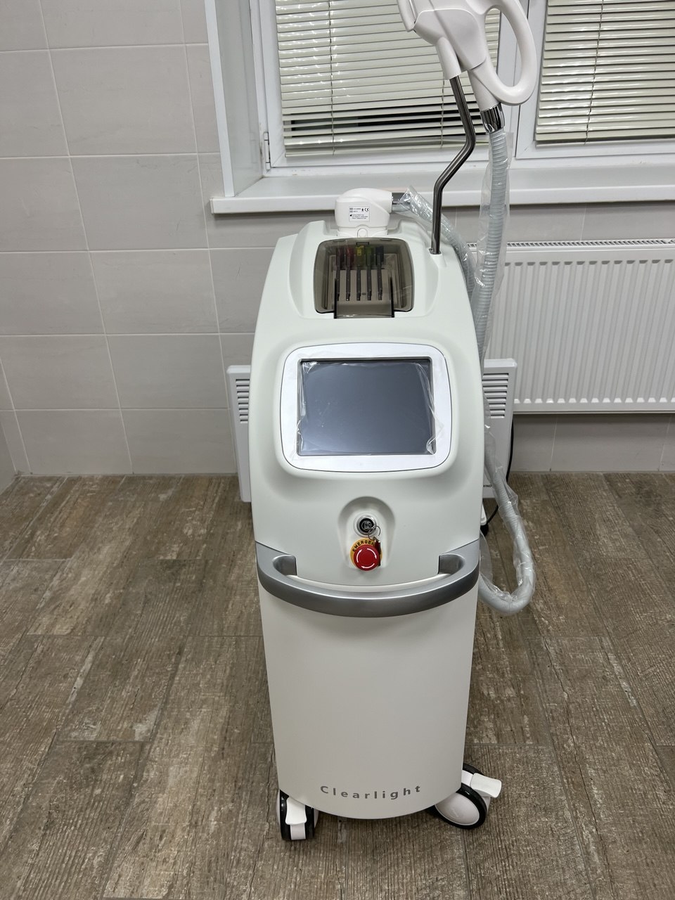 ClearLight ESM-9200IL, фронтальный вид