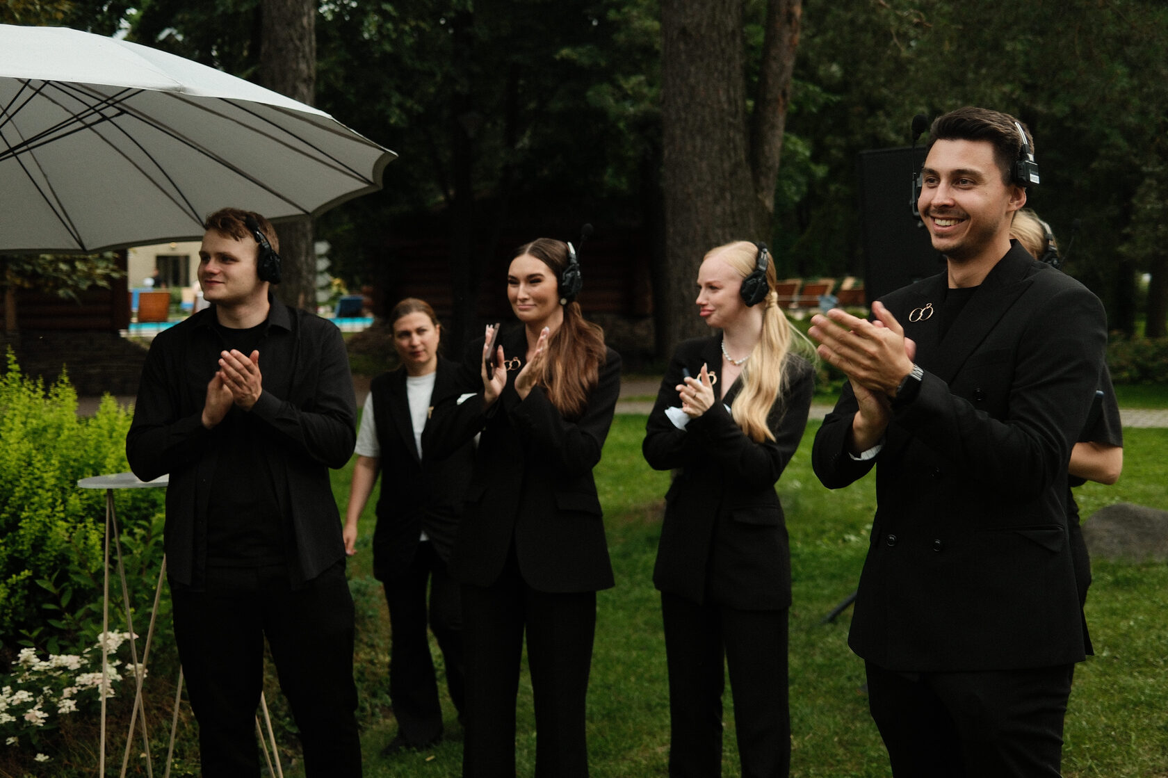 Организатор, технический директор и координаторы работают на свадебном проекте MonDestin Agency