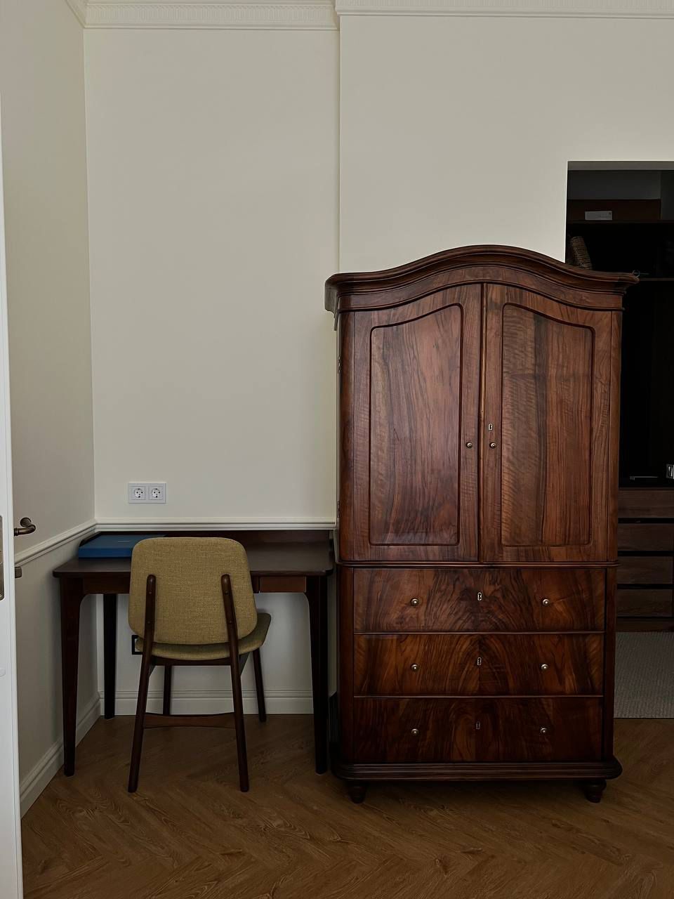 Реставрация дверей и замков шкафа/шифоньера XIX века