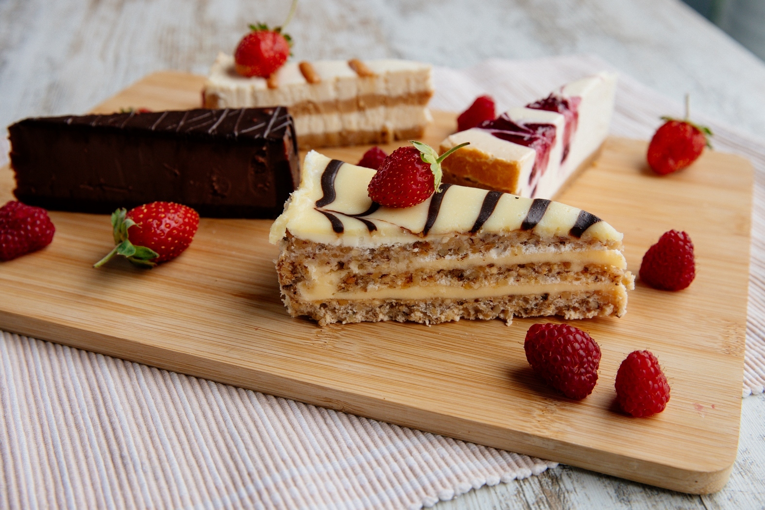 Десерты в кафе Аэро. Большое Грызлово. Аэродром Финам.