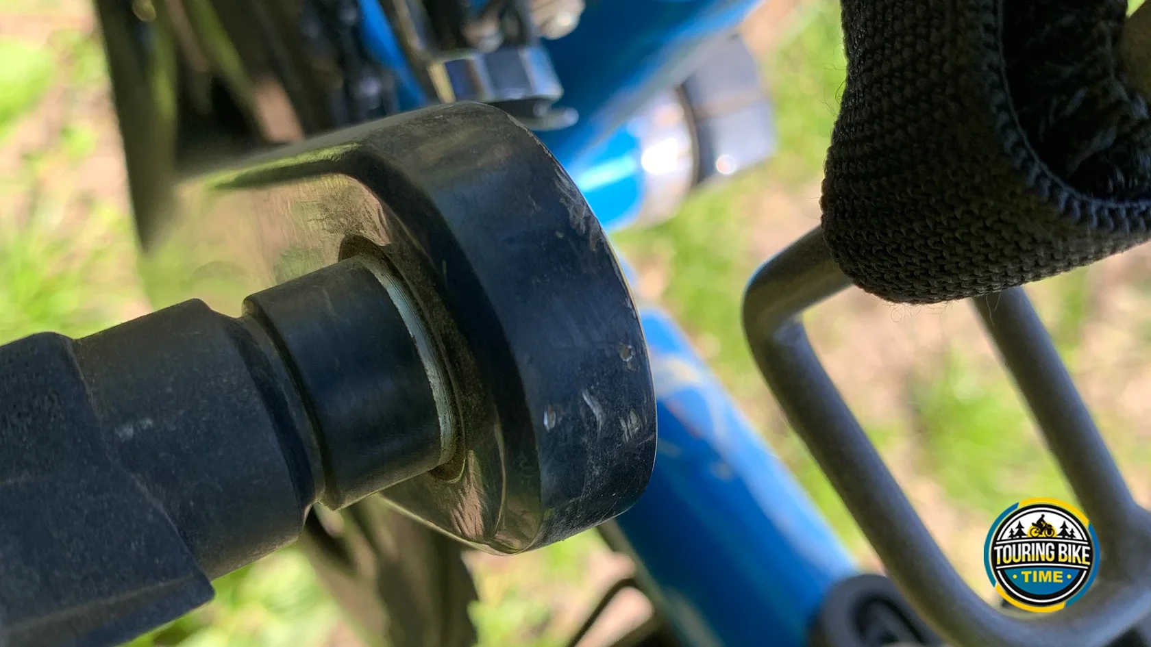 Относительно глубокие сколы на торцевой части шатунов системы Shimano Sora R3030