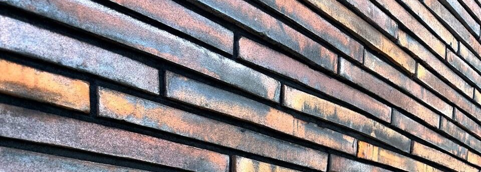 Выцветает ли ригельный кирпич? Мифы и реальность