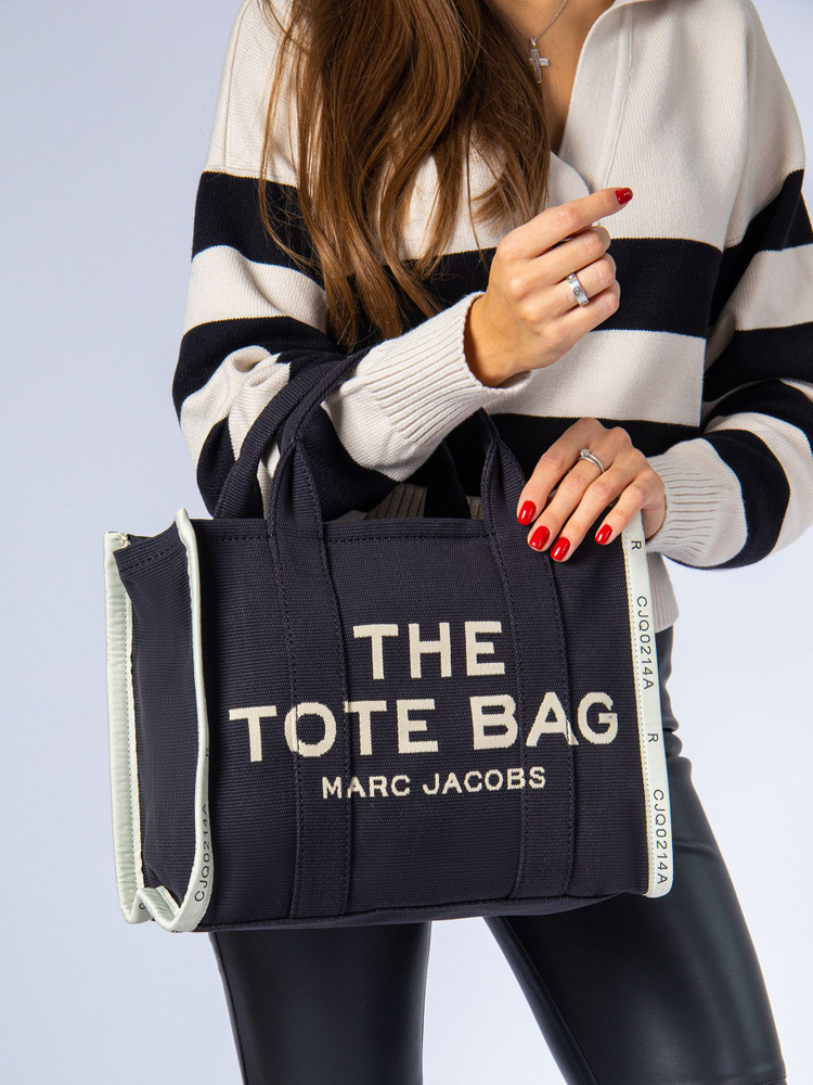 Повседневный образ с Marc Jacobs The Tote Bag