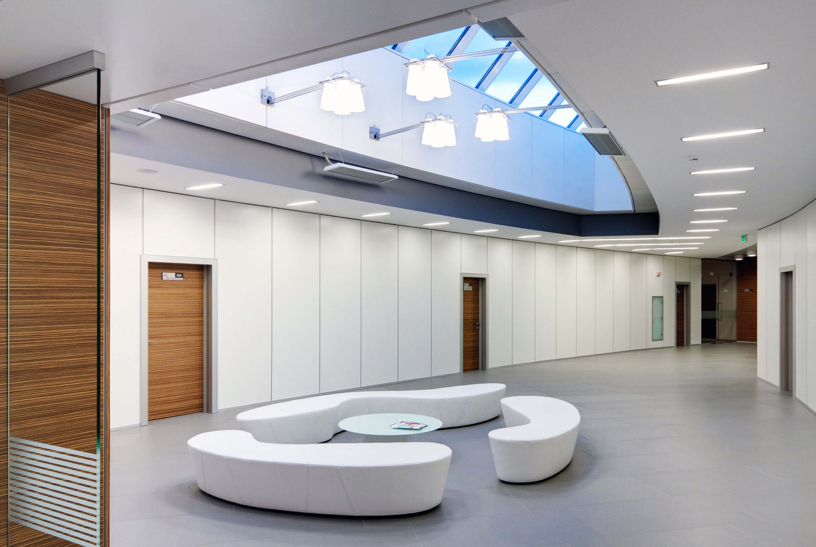 Здание лётных служб авиакомпании «Уральские Авиалинии» - архитектурное бюро Archinform, Екатеринбург