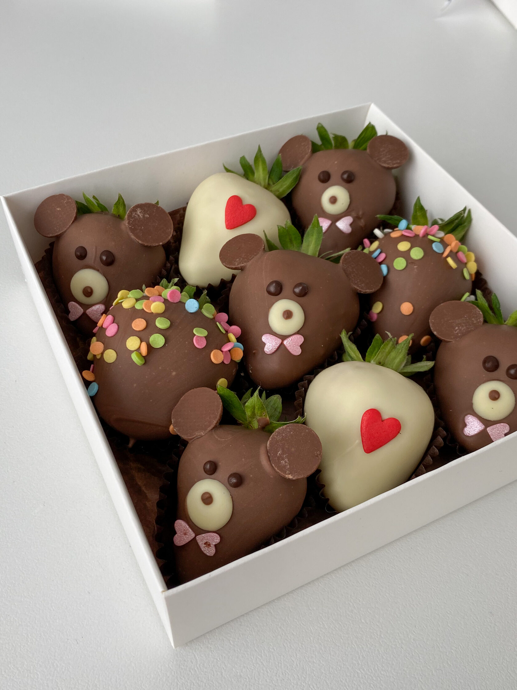 Набор «Шоколадные мишки» - 16 ягод