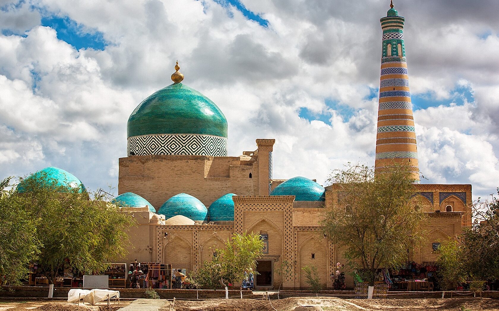 Uzbekistan. Хива город в Узбекистане. Медресе Ислам-Ходжа Хива. Хива Самарканд. Khiva город Узбекистана.