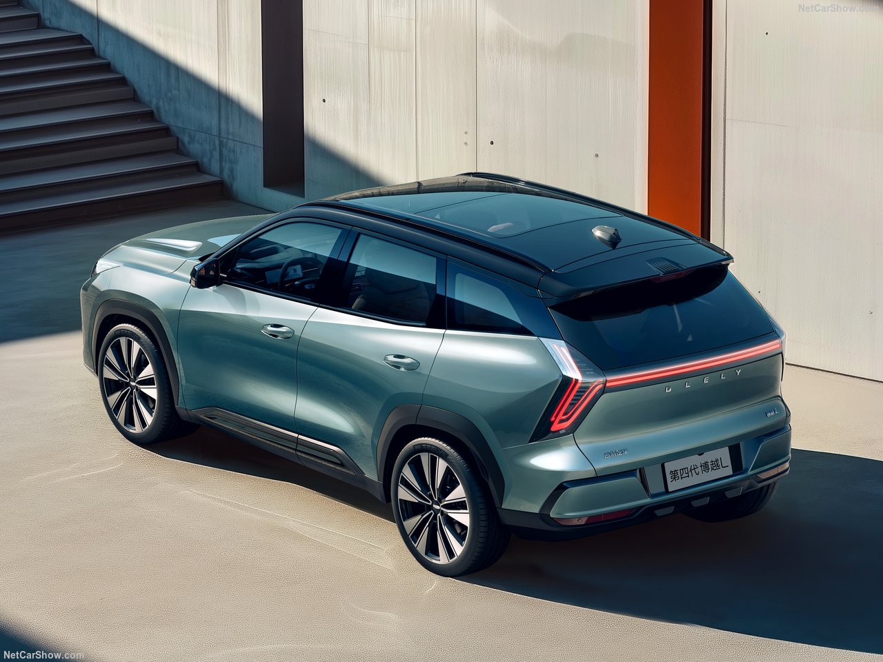 Обзор Geely Atlas 2025