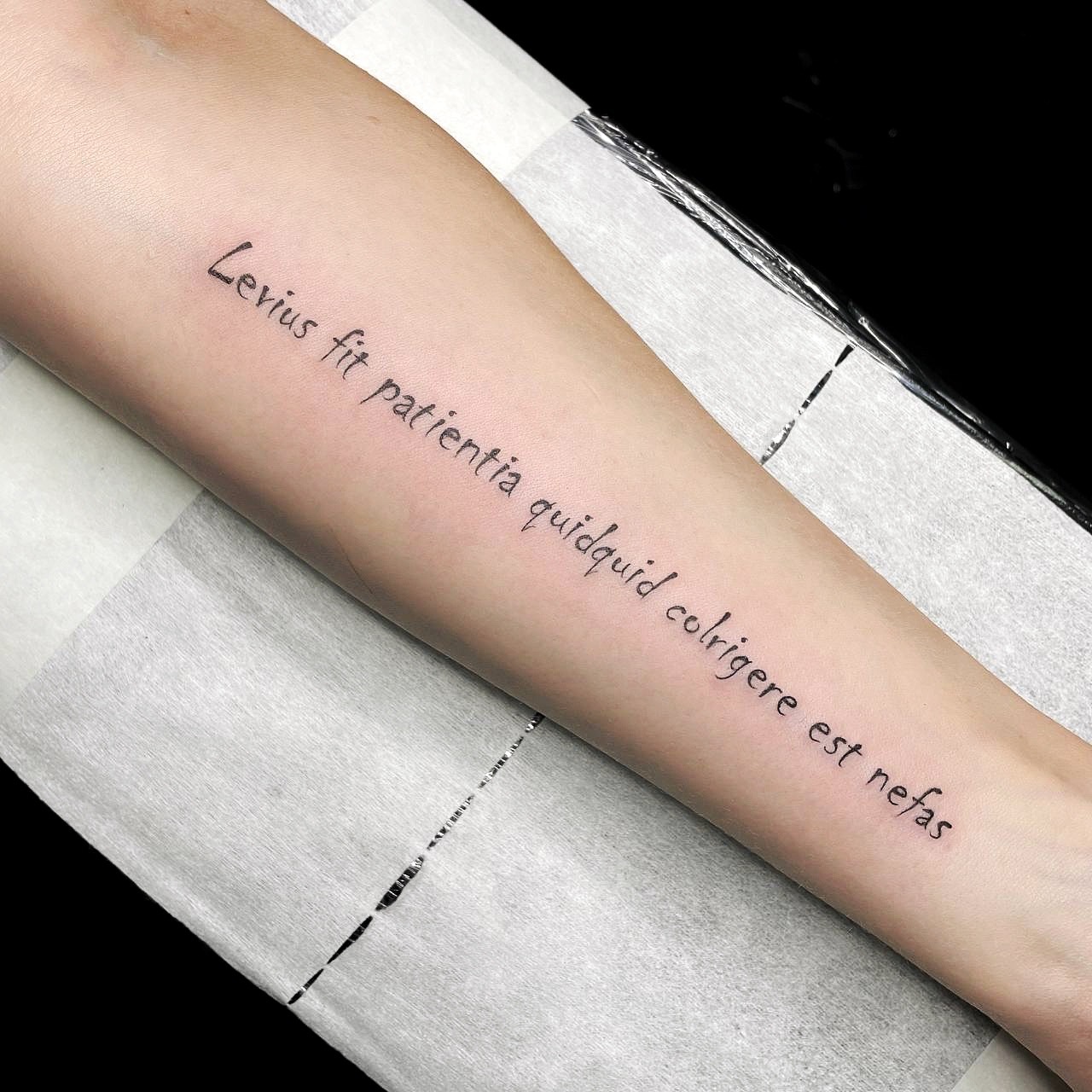 НАДПИСИ - о чём ВЫ думаете,когда выбираете татуировку в виде надписи? | VK