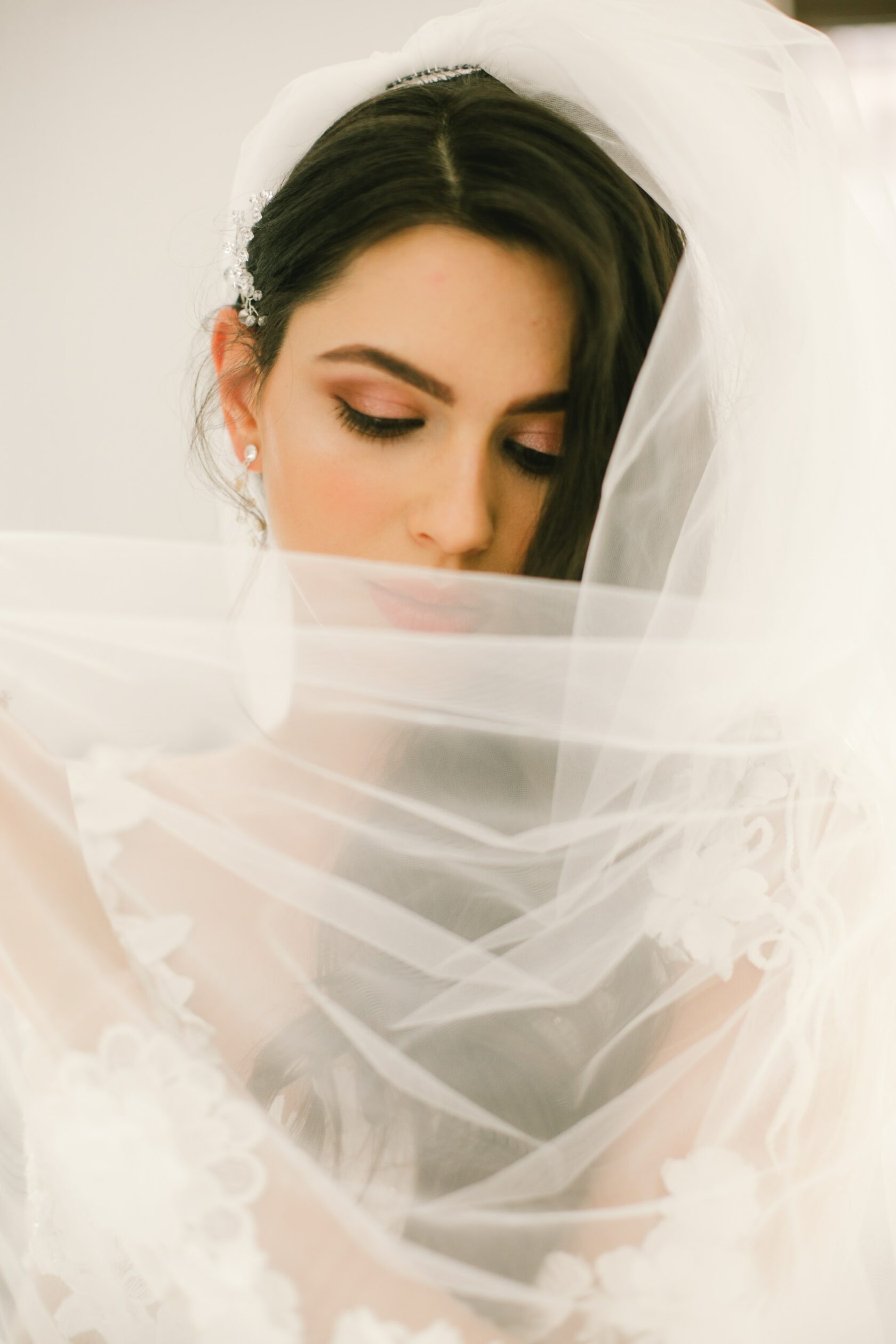 31 Gorgeous Wedding Makeup & Hairstyle Ideas For Every Bride -  Elegantweddinginvites.com Blog