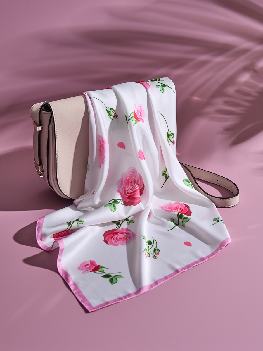 предметная съемка платка с сумкой