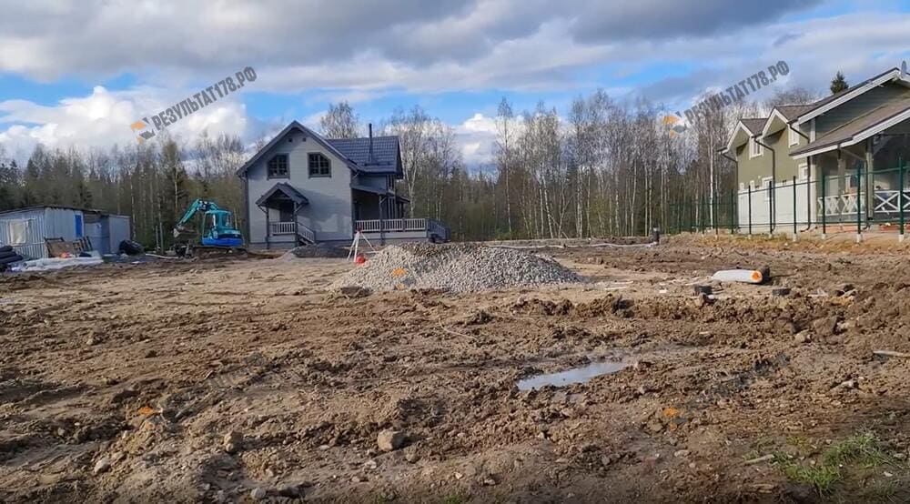 Ход работ по укладке дренажной системы для осушения участка под ключ