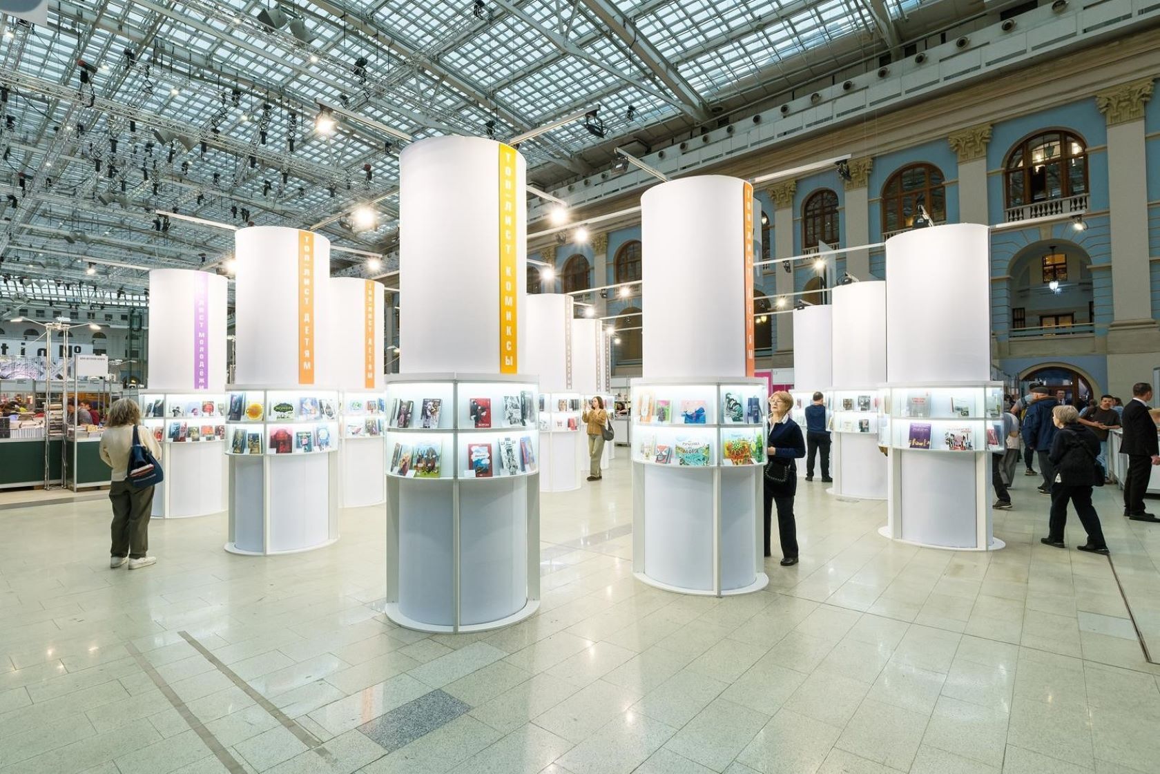 В Гостином дворе открылась ярмарка Non/fictionВесна