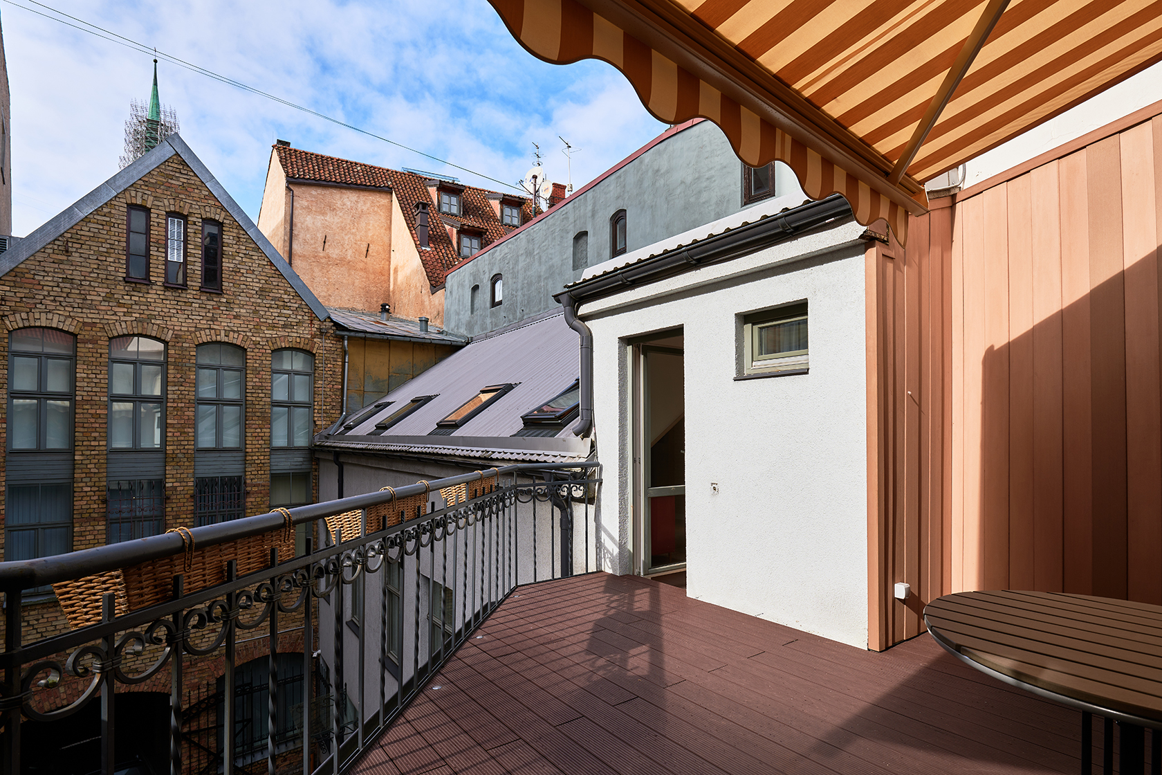 Тут можно подписать каждую картинку